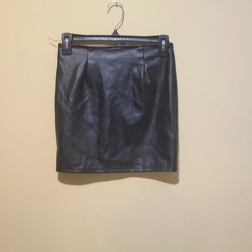 WINDSOR FAUX LEATHER MINI SKIRT